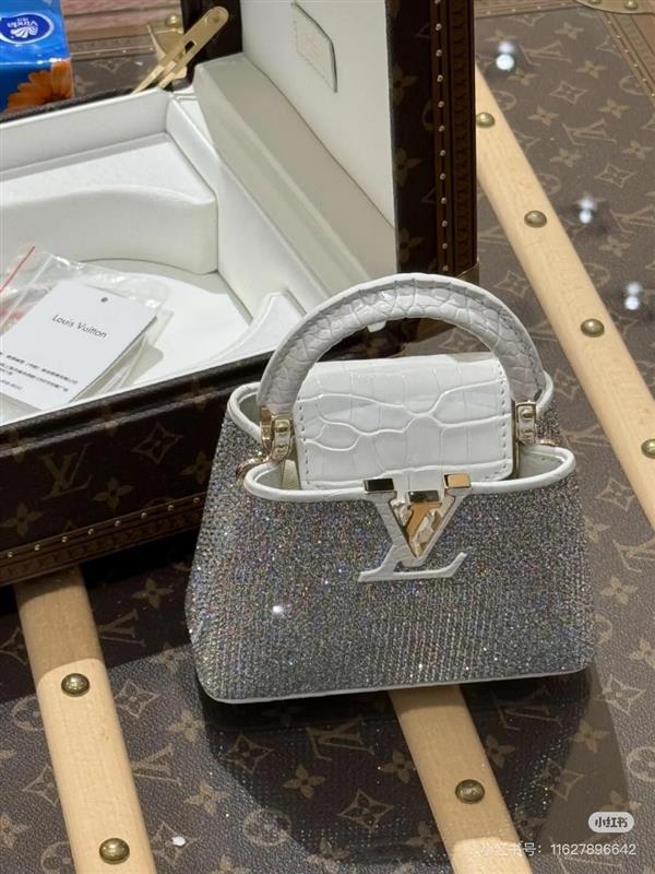 2026120164335270 870